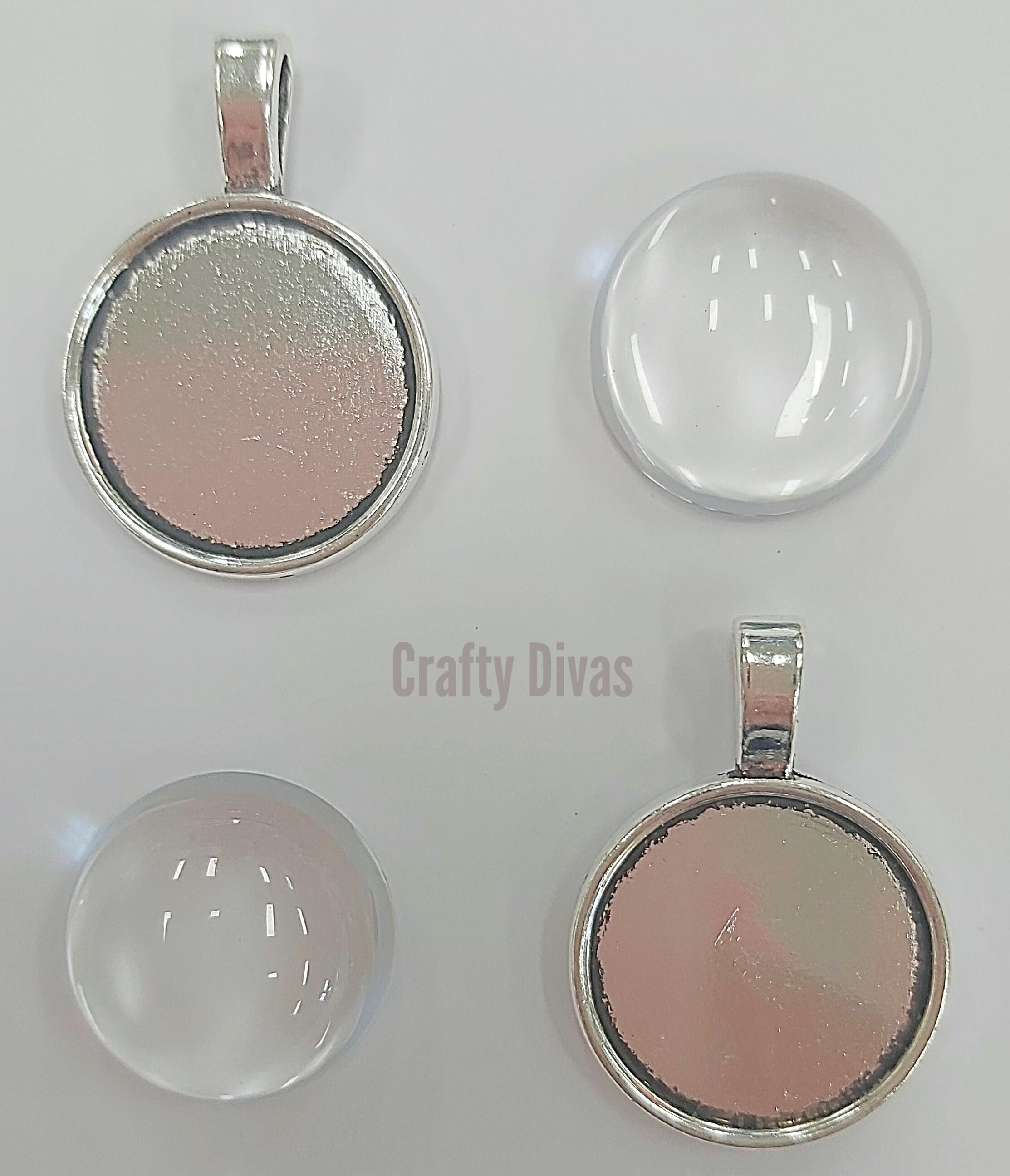Round Silver Pendant with Cabochon Setting